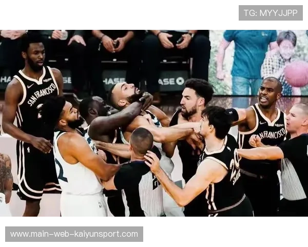 勇士球迷：克莱回归等于王朝续命？