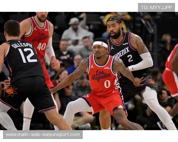 快船不敌太阳 吞下四连败，快船跟太阳的比赛