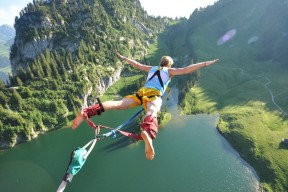 开云官网在线-勇士击败太阳，穆迪展现多面手实力，穆迪 勇士